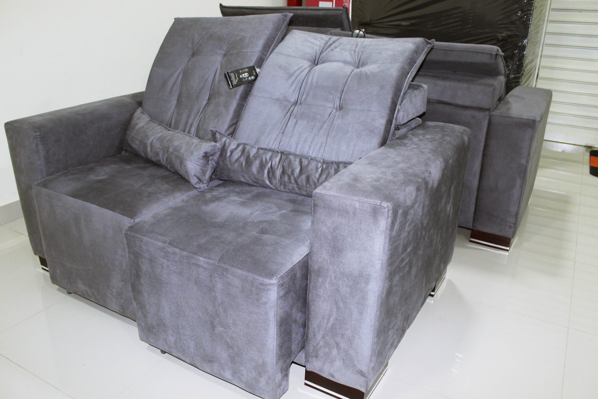COMODIDADE: PortoBello oferece sofás reclináveis com preços de inauguração;  confira - Fala Genefax