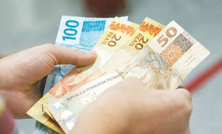 VEJA O VALOR: Governo já tem previsão do salário mínimo para 2022