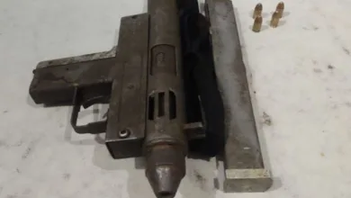 Submetralhadora artesanal é apreendida após troca de tiros. Foto: Reprodução