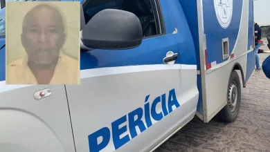 A vítima, que pilotava uma motocicleta, colidiu contra um carro - Foto: Reprodução/Central de Polícia