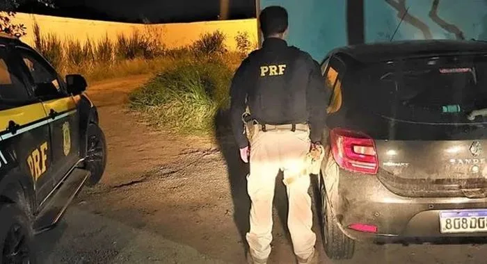 Veículo havia sido roubado em Salvador no mês de agosto - Foto: Reprodução| PRF