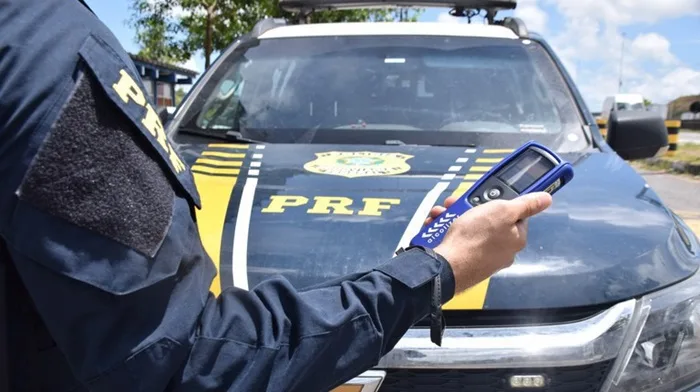 Condutor não possuía CNH e estava sob efeito de álcool - Foto: Divulgação PRF