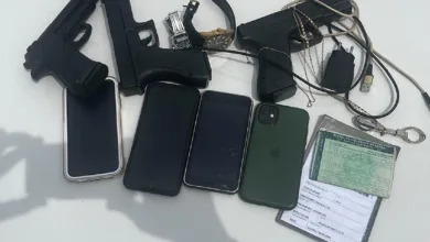 Suspeitos foram encontrados com réplicas de pistola. Foto: Divulgação/PM