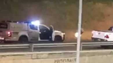 Com carro roubado, homem troca tiros com PMs e abandona veículo. Foto: Reprodução