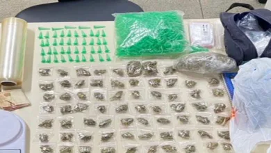 O registro do crime aconteceu no bairro Aviário, onde o homem está com vários objetos | Foto: Divulgação /PM-BA