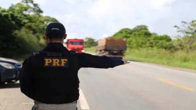 PRF apreende caminhão transportando carga sem nota fiscal- Foto: Reprodução/ Nucom PRF