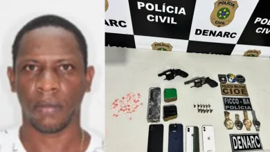 Com o suspeito, foram encontrados dois revólveres, munições, porções de drogas e celulares - Foto: Reprodução