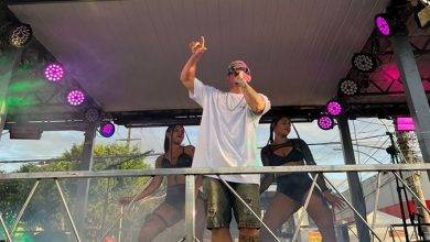 MC Culpado agita público no micareta de Feira de Santana 2024- Foto: Divulgação