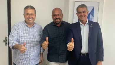Em reunião, pré-candidato a prefeito Nenengo discute substituição da subestação de energia em Teodoro Sampaio- Foto: Reprodução
