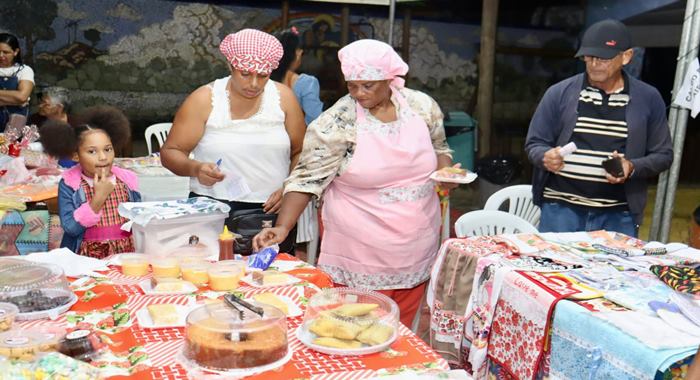 Prefeitura de Amélia Rodrigues realiza mais uma edição da Feira de Confeitaria e Artesanato das Microempreendedoras - Foto: Reprodução/Ascom