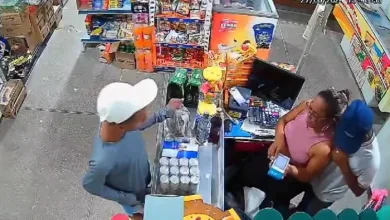 Além de produtos do estabelecimento, os criminosos ainda levaram todo o dinheiro do caixa - Foto: Reprodução | Redes Sociais