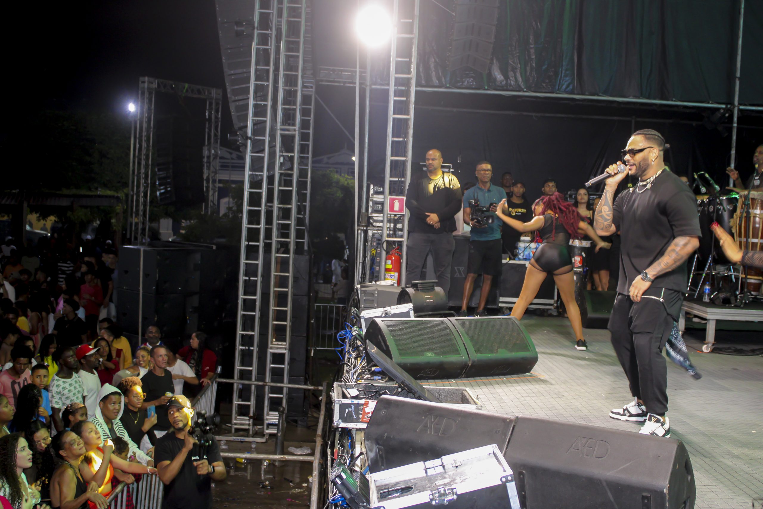 Show da banda Parangolé - Foto: Fala Genefax