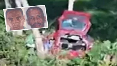 Acidente deixa três mortos e dois feridos; carro caiu em ribanceira na BR-101- Foto: Reprodução