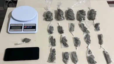 Suspeito, juntamente com o material apreendido, foi apresentado ao Disep - Foto: Divulgação | PM-BA