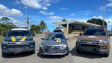 Motorista é preso em flagrante com cocaína dentro de porta-malas na BR-101- Foto: Reprodução/ Nucom PRF
