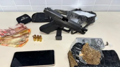 Homem é preso com arma e drogas em Feira de Santana- Foto: Divulgação/ Cipe Leste
