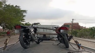 Suspeitos abandonam motos roubadas durante perseguição policial em Feira de Santana - Foto/Reprodução: Polícia Militar