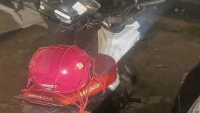 PM prende dupla de assaltantes com arma de fogo e moto roubada em Feira de Santana- Foto: Reprodução