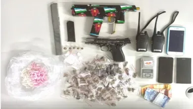 Tiroteio entre policiais e traficantes termina com dois mortos e apreensão de armas e drogas- Foto: Reprodução