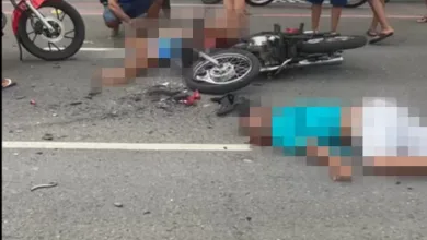 Motociclistas se envolvem em grave acidente durante disputa de manobras - Foto: Reprodução/ Redes Sociais