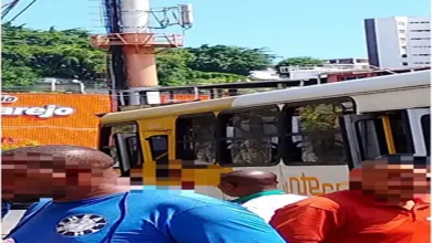 Mulher tem braço decepado ao colocar para fora de ônibus em Salvador - Foto: Reprodução/ Rede Social