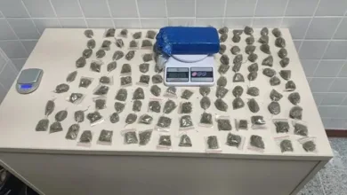 Homem é detido com 128 buchas de maconha em Feira de Santana - Foto: Reprodução/ Polícia Militar/67ª CIPM