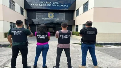 Homem é preso em flagrante com drogas sintéticas e cocaína na Avenida Fraga Maia, em Feira de Santana - Foto/ Reprodução: Polícia Civil
