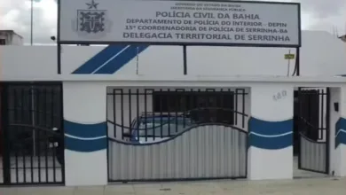 Suspeito de se passar pelo irmão para sacar Bolsa Família é apresentado na Delegacia de Serrinha — Foto: Divulgação/Polícia Civil da Bahia