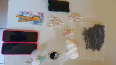 PM prende dupla por suspeita de tráfico de drogas na Rua da Palha, em Amélia Rodrigues
