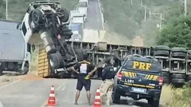 Carreta tomba em rodovia e causa lentidão no trânsito- Foto: Reprodução